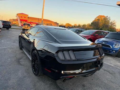 2016 Ford Mustang V6