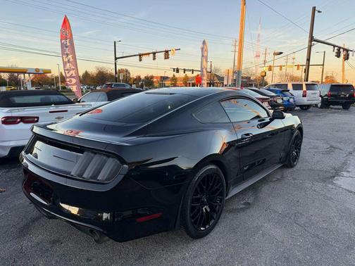 2016 Ford Mustang V6