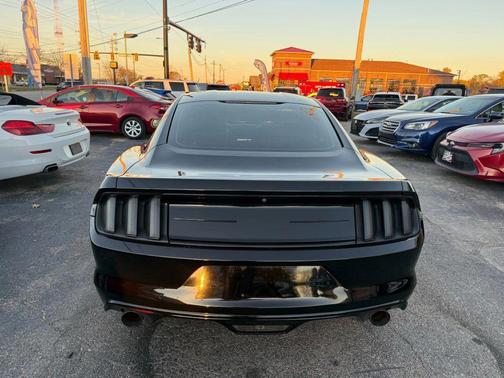 2016 Ford Mustang V6