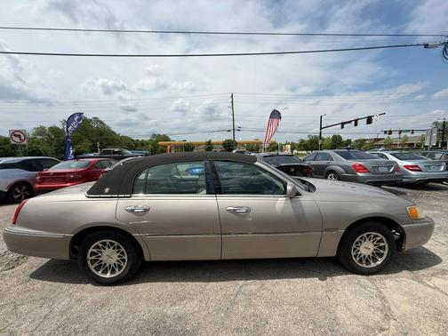 2000 Lincoln Town Car Executive