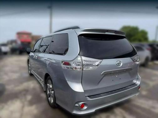 2014 Toyota Sienna SE