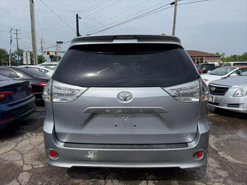 2014 Toyota Sienna SE