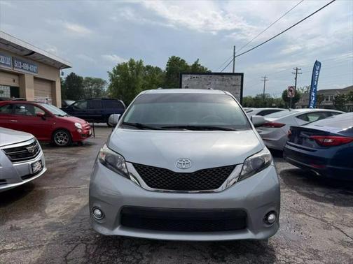 2014 Toyota Sienna SE