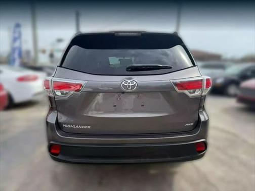 2016 Toyota Highlander LE