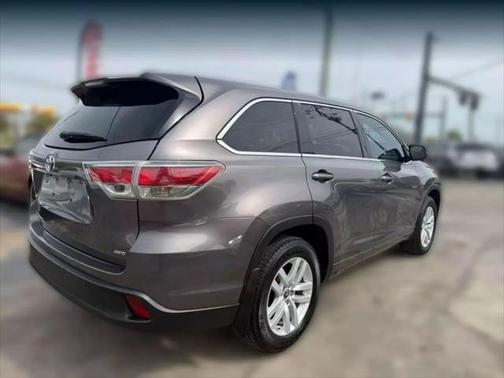 2016 Toyota Highlander LE
