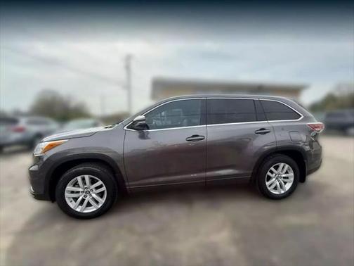 2016 Toyota Highlander LE