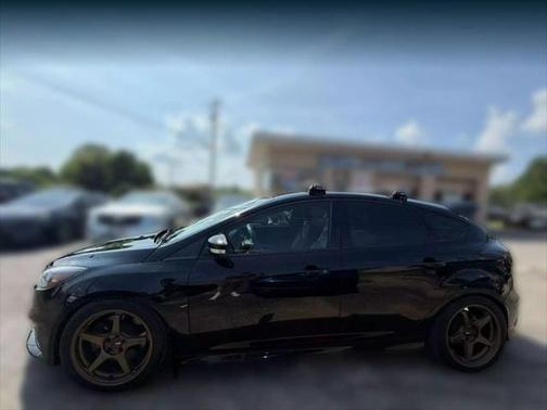 2017 Ford Focus ST