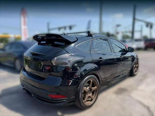 2017 Ford Focus ST