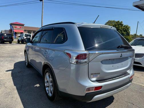 2015 Mitsubishi Outlander SE
