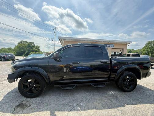 Brilliant Black Crystal Pearlcoat 2016 RAM 1500 Tradesman/Express