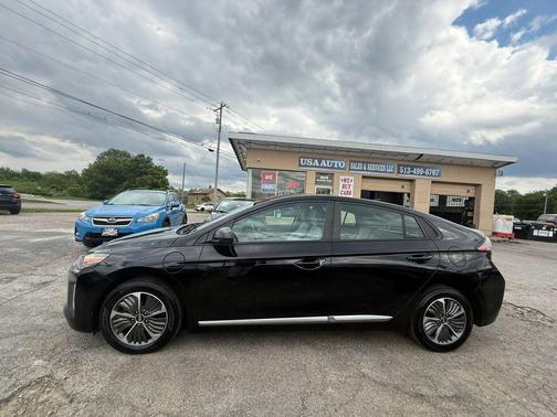 Black Noir Pearl 2021 Hyundai IONIQ Plug-In Hybrid SE