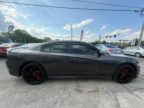 Granite Pearlcoat 2017 Dodge Charger SE