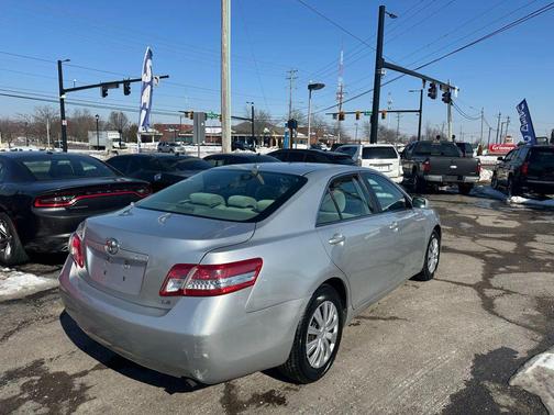 2011 Toyota Camry LE