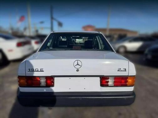 1987 Mercedes-Benz 190 190E 4D Sedan 2.3