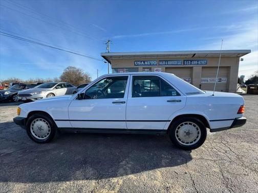 1987 Mercedes-Benz 190 190E 4D Sedan 2.3