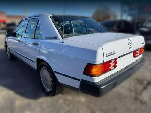 1987 Mercedes-Benz 190 190E 4D Sedan 2.3