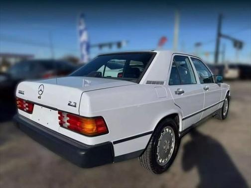 1987 Mercedes-Benz 190 190E 4D Sedan 2.3