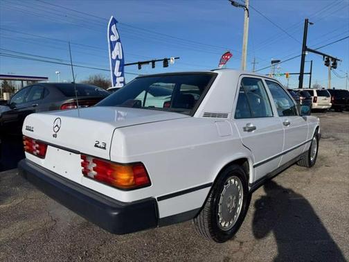 1987 Mercedes-Benz 190 190E 4D Sedan 2.3