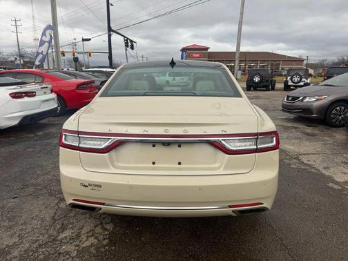 2018 Lincoln Continental Select