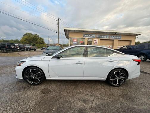 2023 Nissan Altima SR FWD