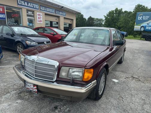 Burgundy 1991 Mercedes-Benz S-Class 300SE