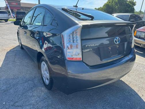 Winter Gray Metallic 2010 Toyota Prius III