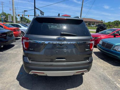 Gray 2016 Ford Explorer XLT