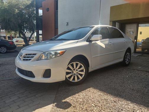 Super White 2013 Toyota Corolla LE