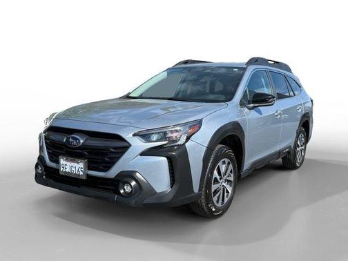 Ice Silver Metallic 2023 Subaru Outback Premium