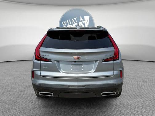 Silver Metallic 2024 Cadillac XT4 PREMIUM LUXURY