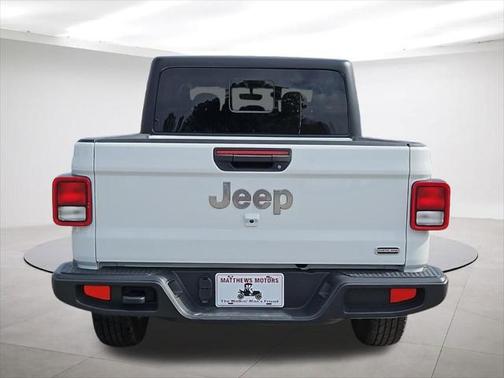 2023 Jeep Gladiator Overland