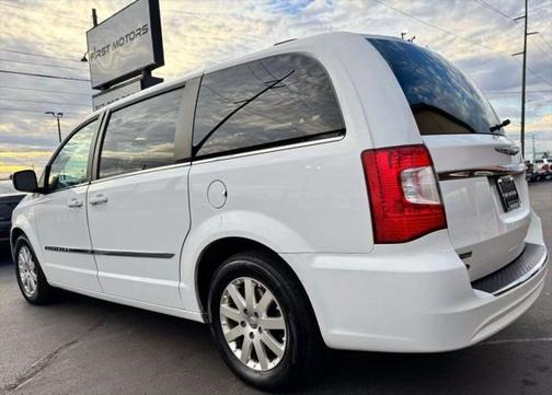 2014 Chrysler Town & Country Touring