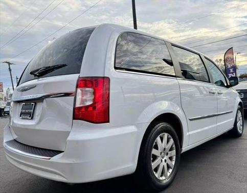 2014 Chrysler Town & Country Touring