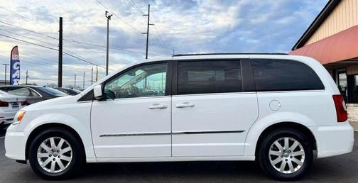 2014 Chrysler Town & Country Touring