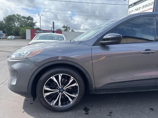2021 Ford Escape SE