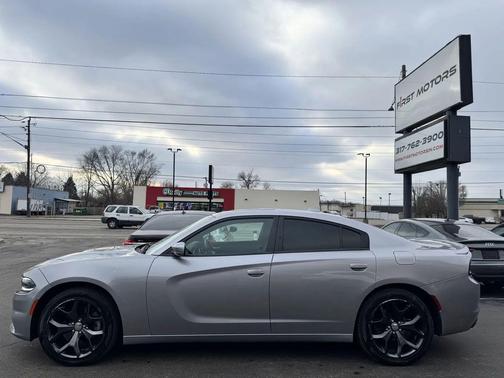 2016 Dodge Charger SXT