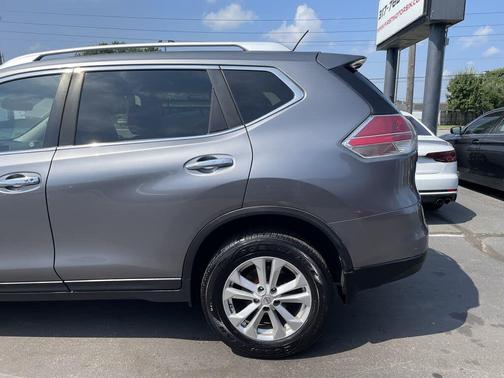 2016 Nissan Rogue SV