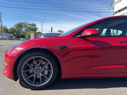 2022 Tesla Model 3 Standard Range