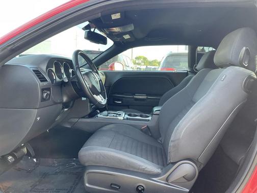 2012 Dodge Challenger SXT