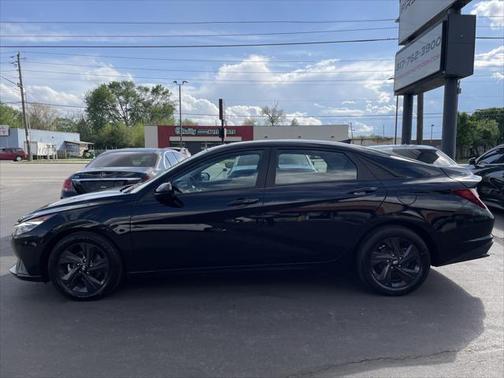 2021 Hyundai ELANTRA SEL