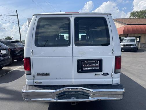 2010 Ford E250 Cargo