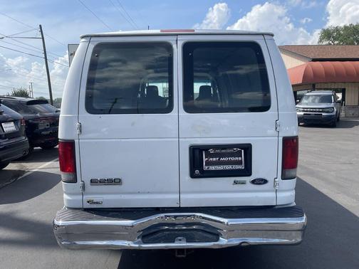 2010 Ford E250 Cargo