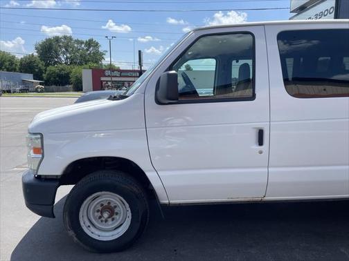 2011 Ford E350 Super Duty XLT