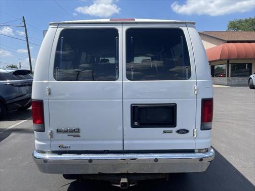 2011 Ford E350 Super Duty XLT