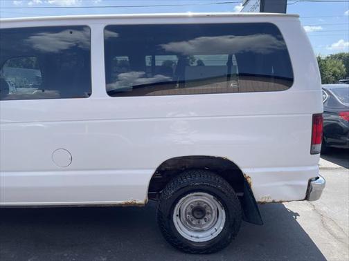 2011 Ford E350 Super Duty XLT