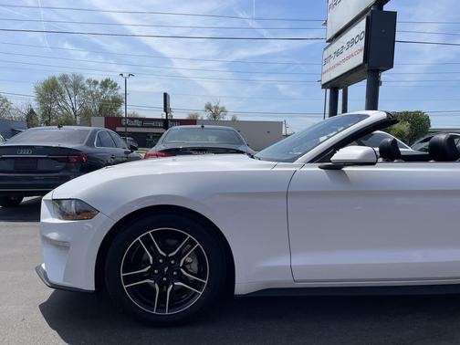 2022 Ford Mustang EcoBoost Premium