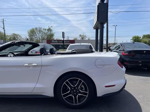 2022 Ford Mustang EcoBoost Premium