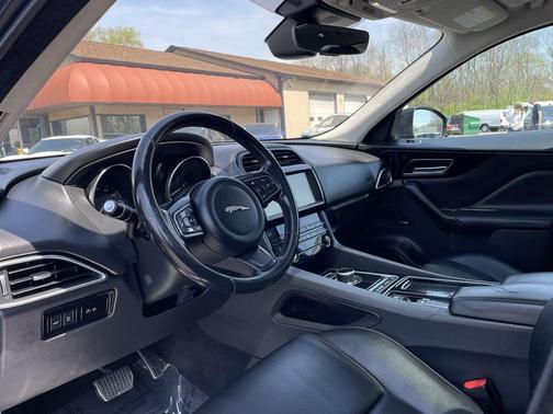 2019 Jaguar F-PACE 30t Premium