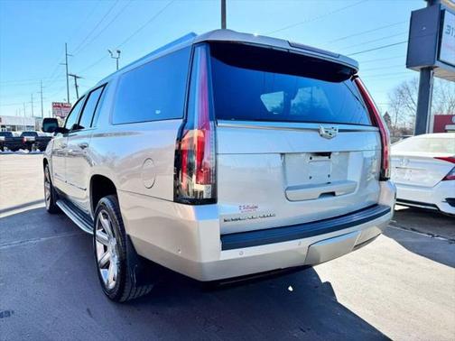 2017 Cadillac Escalade ESV Luxury