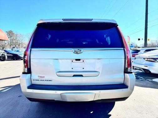 2017 Cadillac Escalade ESV Luxury